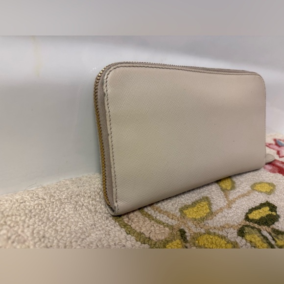 PRADA Gray Beige Saffiano 100% Leather Zip Around Continental Wallet - Picture 16 of 16